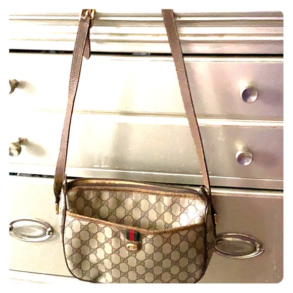 Gucci Handbags - Gucci bag